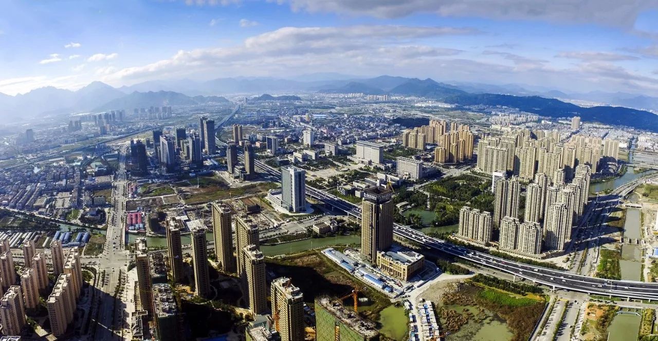 今晚浙江公共新聞頻道播出:婁紹光書記做客《黨建好聲音&middot;書記訪談錄》節(jié)目,暢談&ldquo;科教新區(qū)、山水甌海&rdquo;!